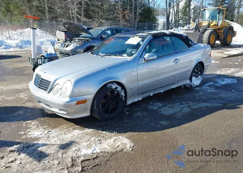 2002 Mercedes-Benz Clk 320 z USA, uszkodzony, nr VIN WDBLK65G92T114434
